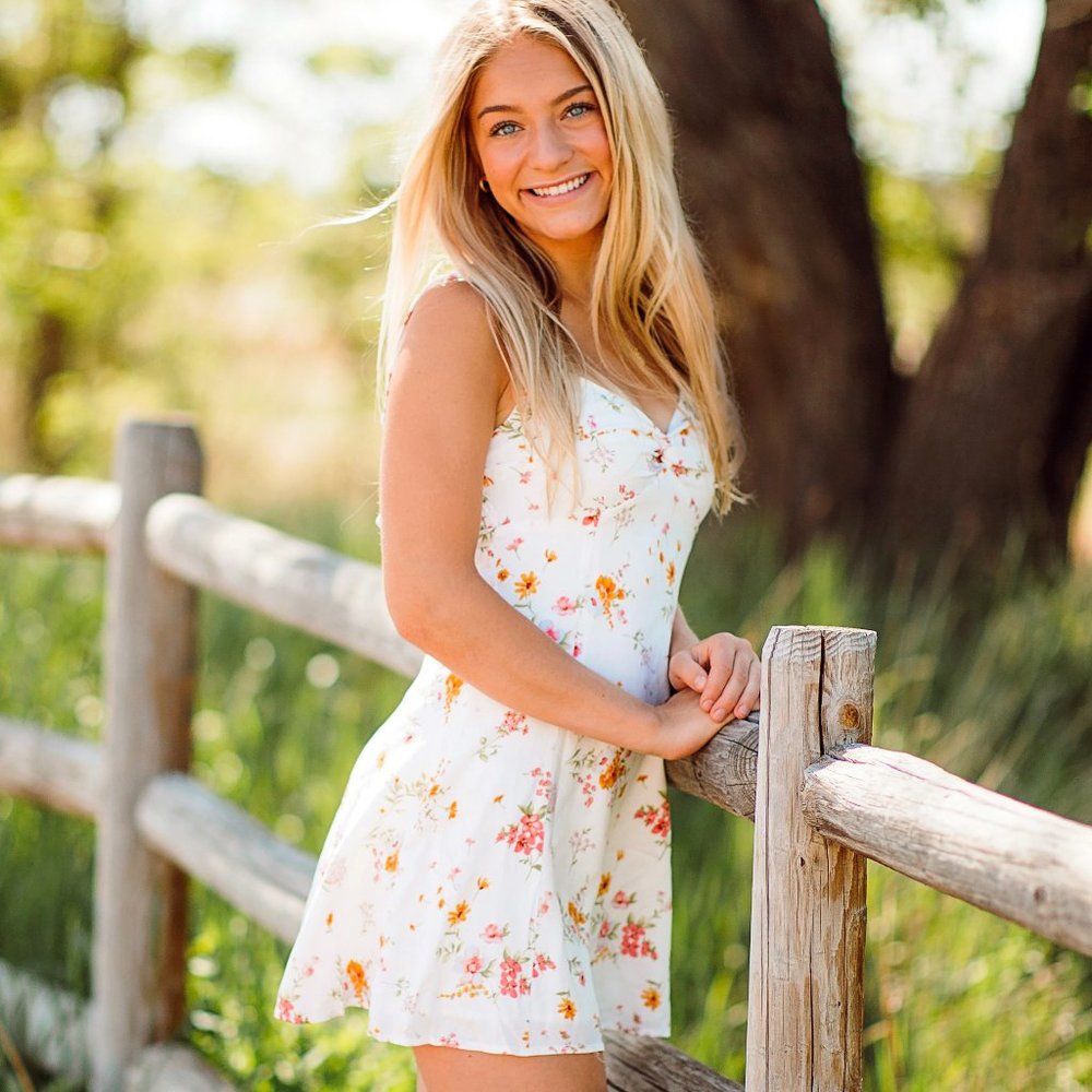Isabelle's Cabinet / Hello Molly Sweet Pot White Floral Tie Mini Sundress Dress